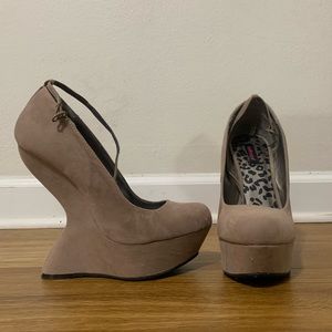 ash pink gravity wedge heel